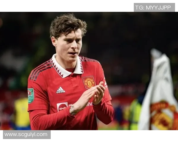 探讨足球明星中哪些球员以右脚射门技艺闻名于世 探讨足球明星中哪些球员以右脚射门技艺闻名于世