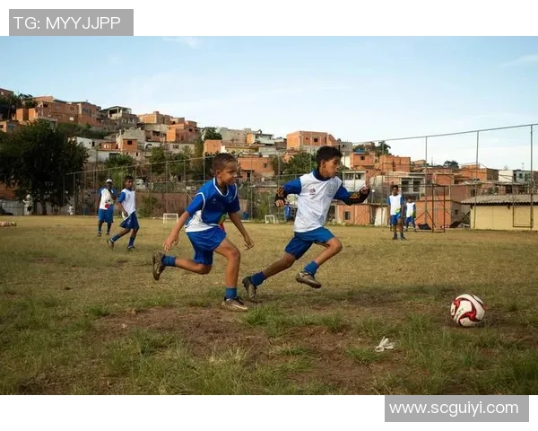 球场背后的英雄厉害的球童如何助力足球明星成就辉煌职业生涯 球场背后的英雄厉害的球童如何助力足球明星成就辉煌职业生涯